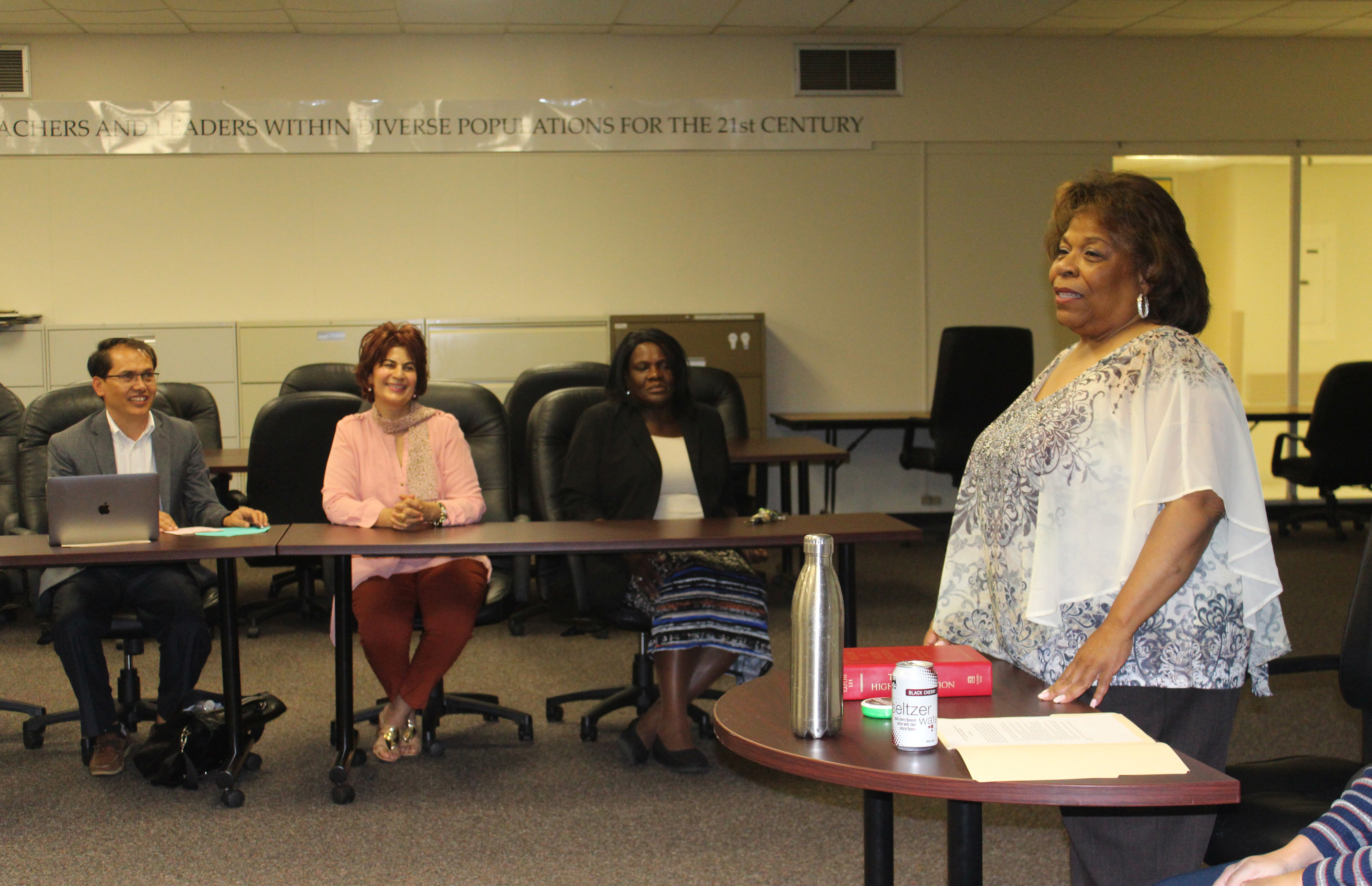 Dr. Mishoe visits doctoral students