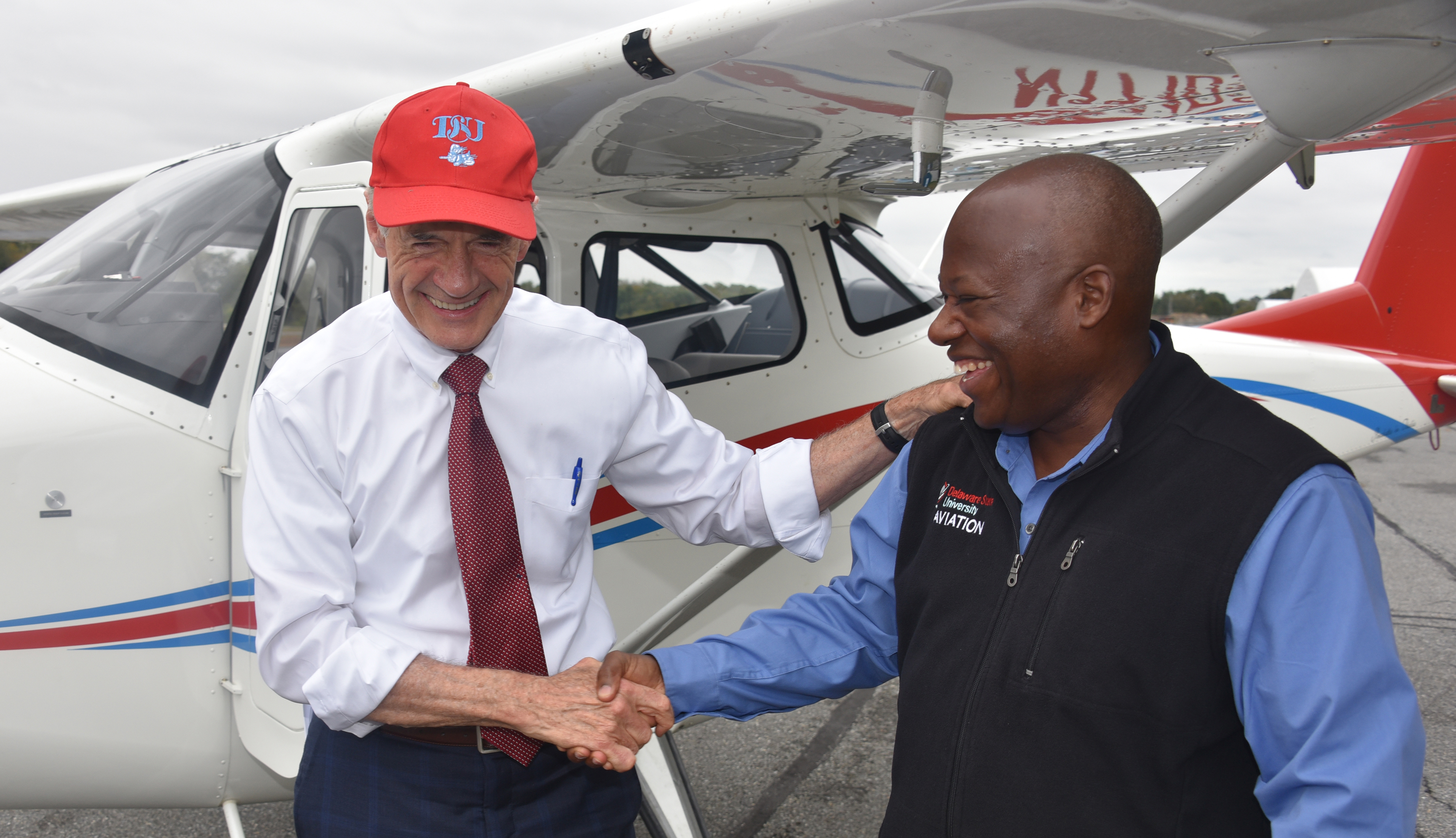 Carper visits Aviation Program, discusses HBCU funding