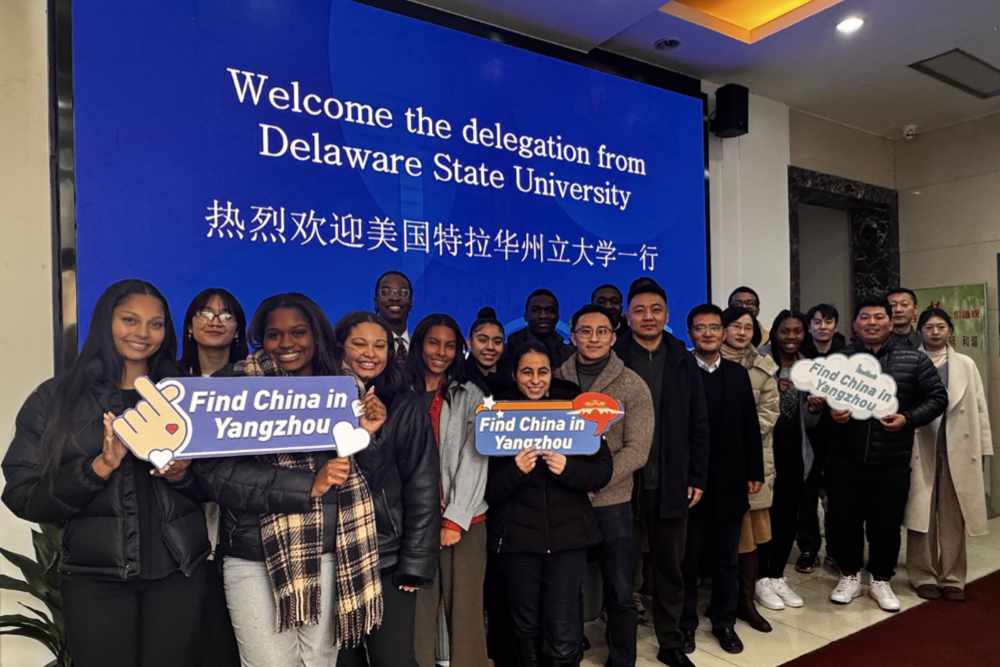 Group of DSU students spend Christmas break in China