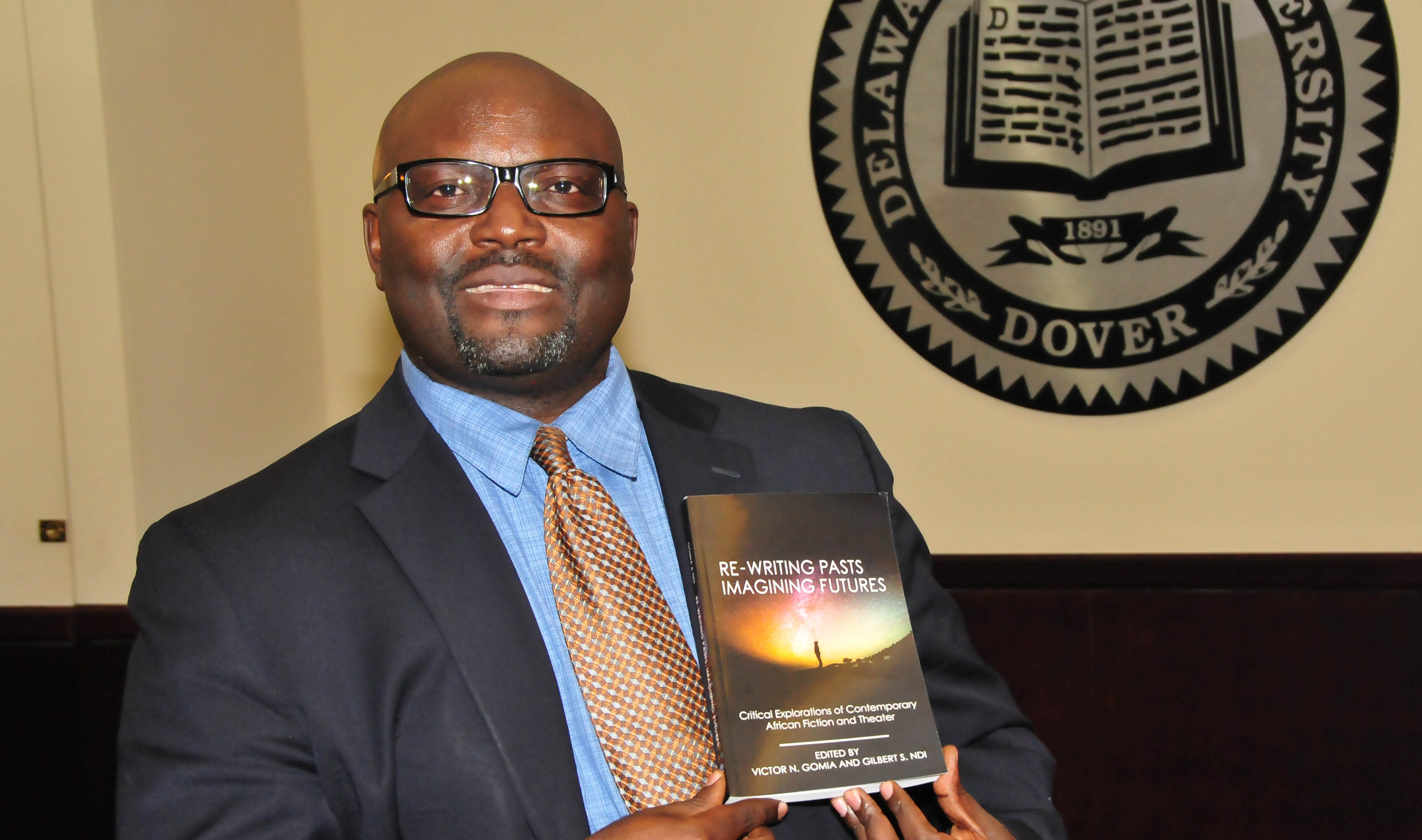 Dr. Victor Gomia publishes book on African fiction and plays